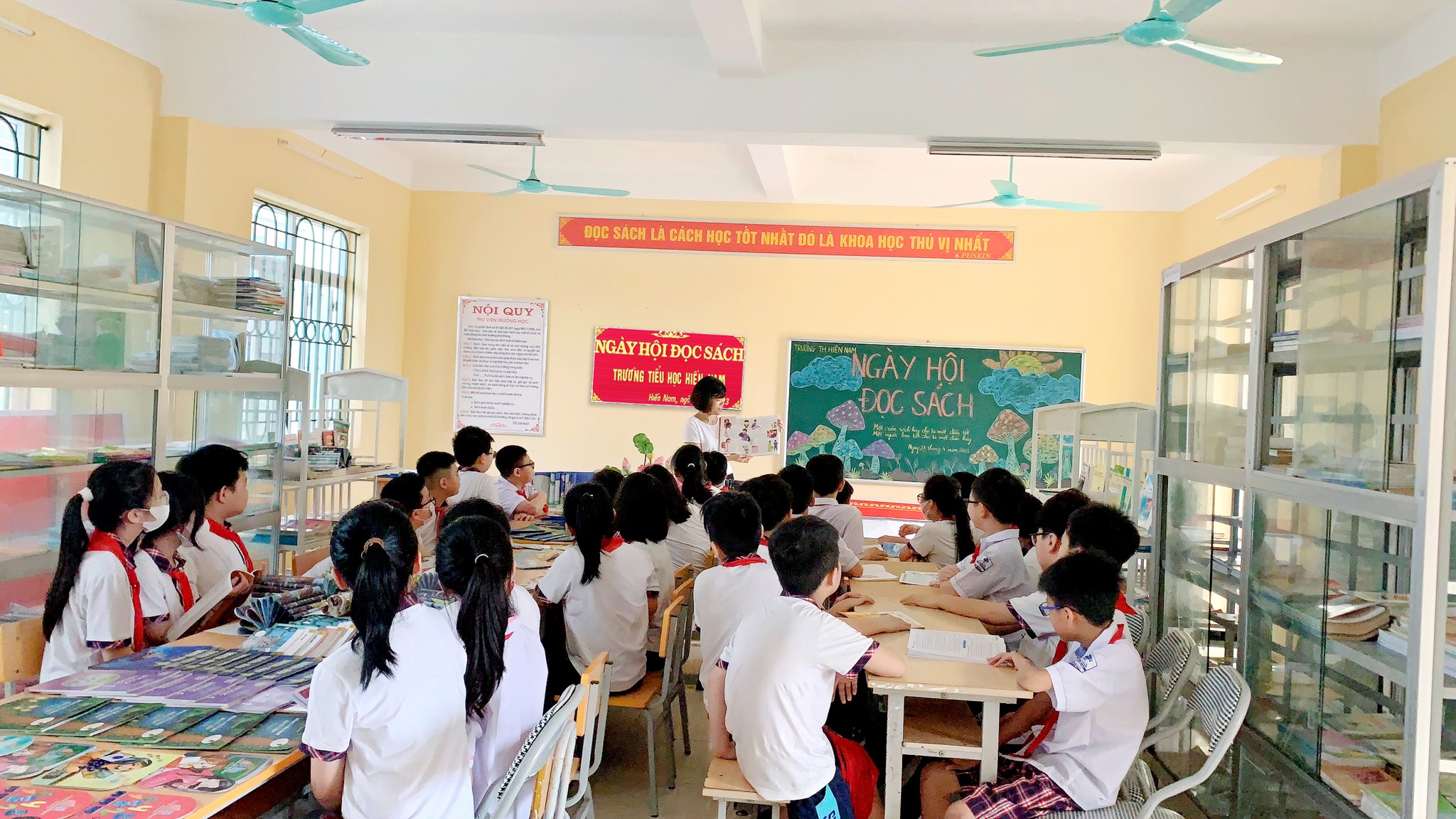 NGÀY HỘI ĐỌC SÁCH TRƯỜNG TIỂU HỌC HIẾN NAM