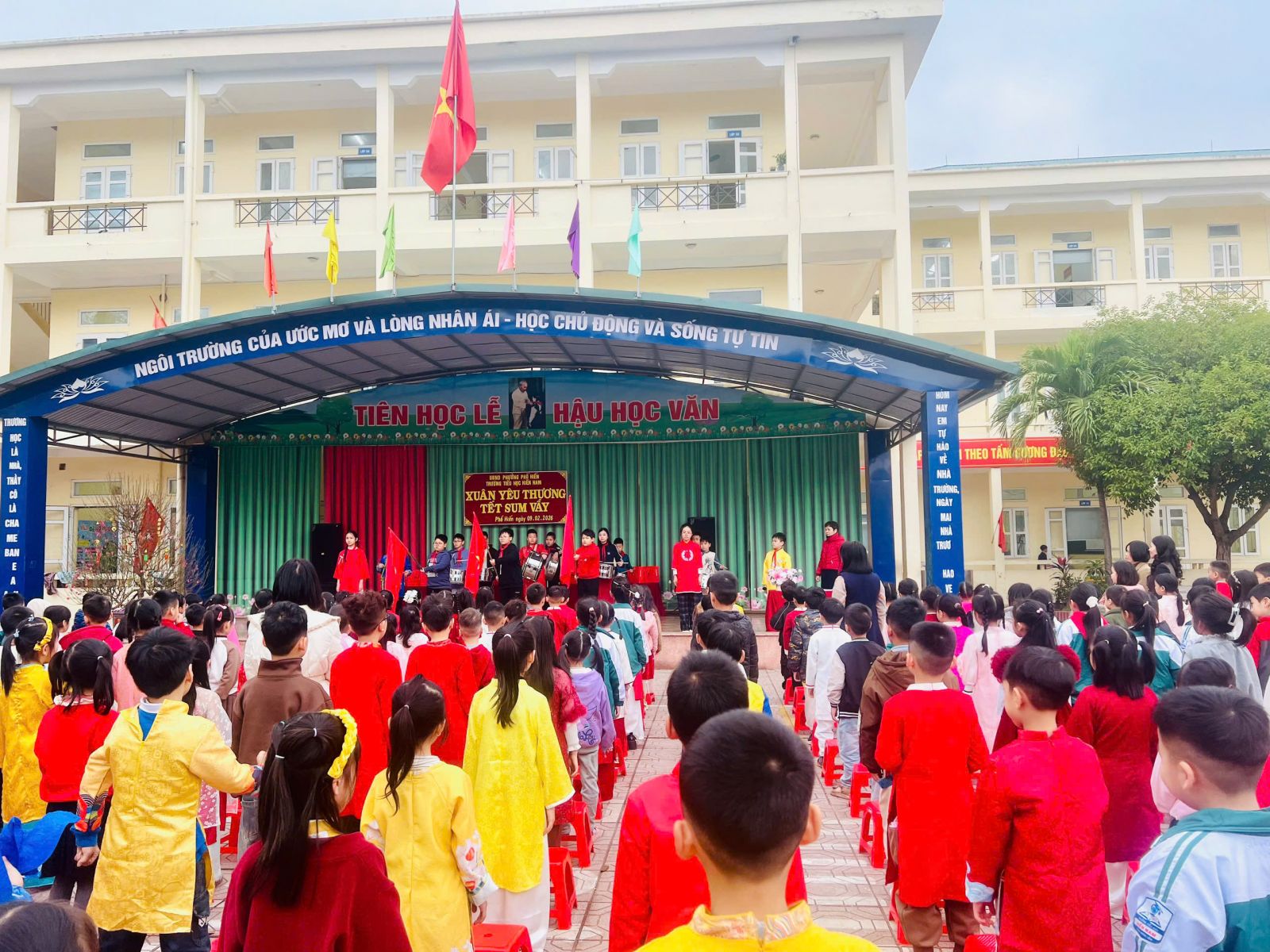TRAO GỬI YÊU THƯƠNG – MANG MÙA XUÂN ĐẾN VỚI HỌC SINH CẦN ĐƯỢC QUAN TÂM